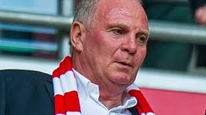 قال هونيس، رئيس بايرن ميونخ، إن قيمة كين تبلغ 250 مليون يورو بعد صفقة انتقال إيزاك القياسية.