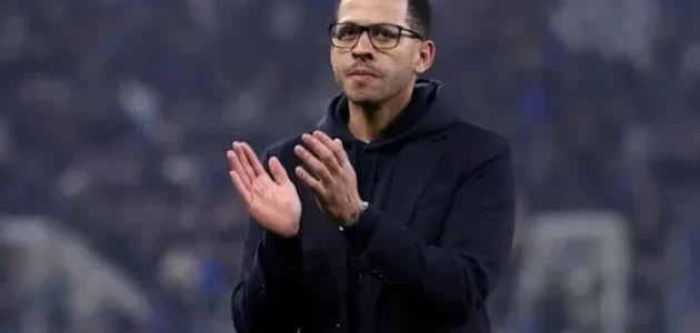 لا يخطط تشيلسي لإقالة ليام روزينيور إذا فشل في التأهل لدوري أبطال أوروبا