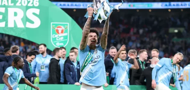 أورايلي، صاحب هدف الفوز لمانشستر سيتي، يحتفل بفوز فريقه “المذهل” بكأس الرابطة الإنجليزية للمحترفين