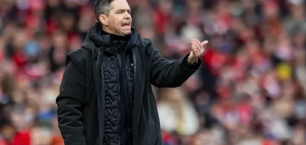 سكينر يحث لاعبي مانشستر يونايتد على كتابة التاريخ في مباراة دوري أبطال أوروبا “السحرية”.