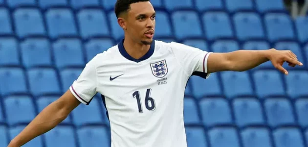 يعترف توخيل بأن استبعاد ترينت “غير عادل”، ويقول إن وايت يستحق فرصة ثانية