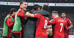 تركيا 1-0 رومانيا: تألق غولر ليقود أصحاب الأرض إلى فوز واحد يفصلهم عن كأس العالم